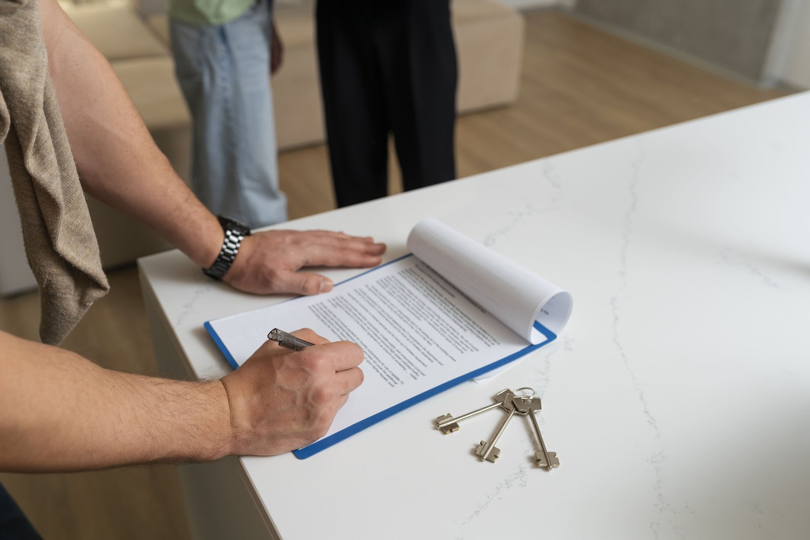 Mastering Lease Agreements: Essential Tips for Tenants and Landlords